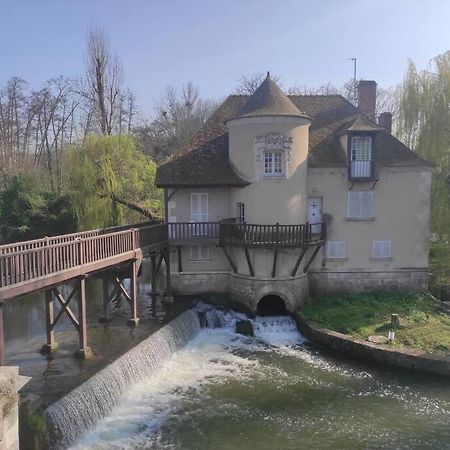 Gite Les Petites Bruyeres Veneux-les-Sablons Exterior foto